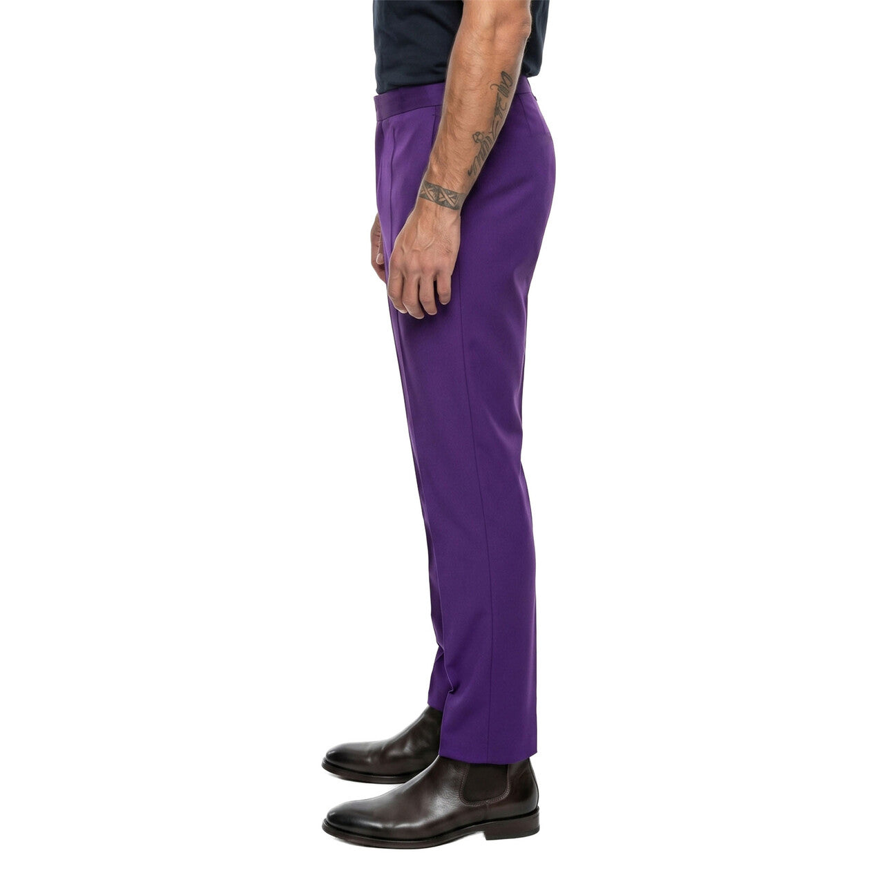 Op deze afbeelding zie je een Kostuums, van het merk Wilbers. Nette Paarse Heren Pantalon Met Zakken Man