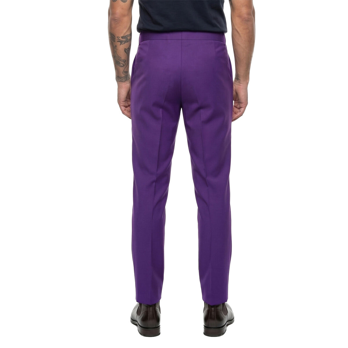 Op deze afbeelding zie je een Kostuums, van het merk Wilbers. Nette Paarse Heren Pantalon Met Zakken Man