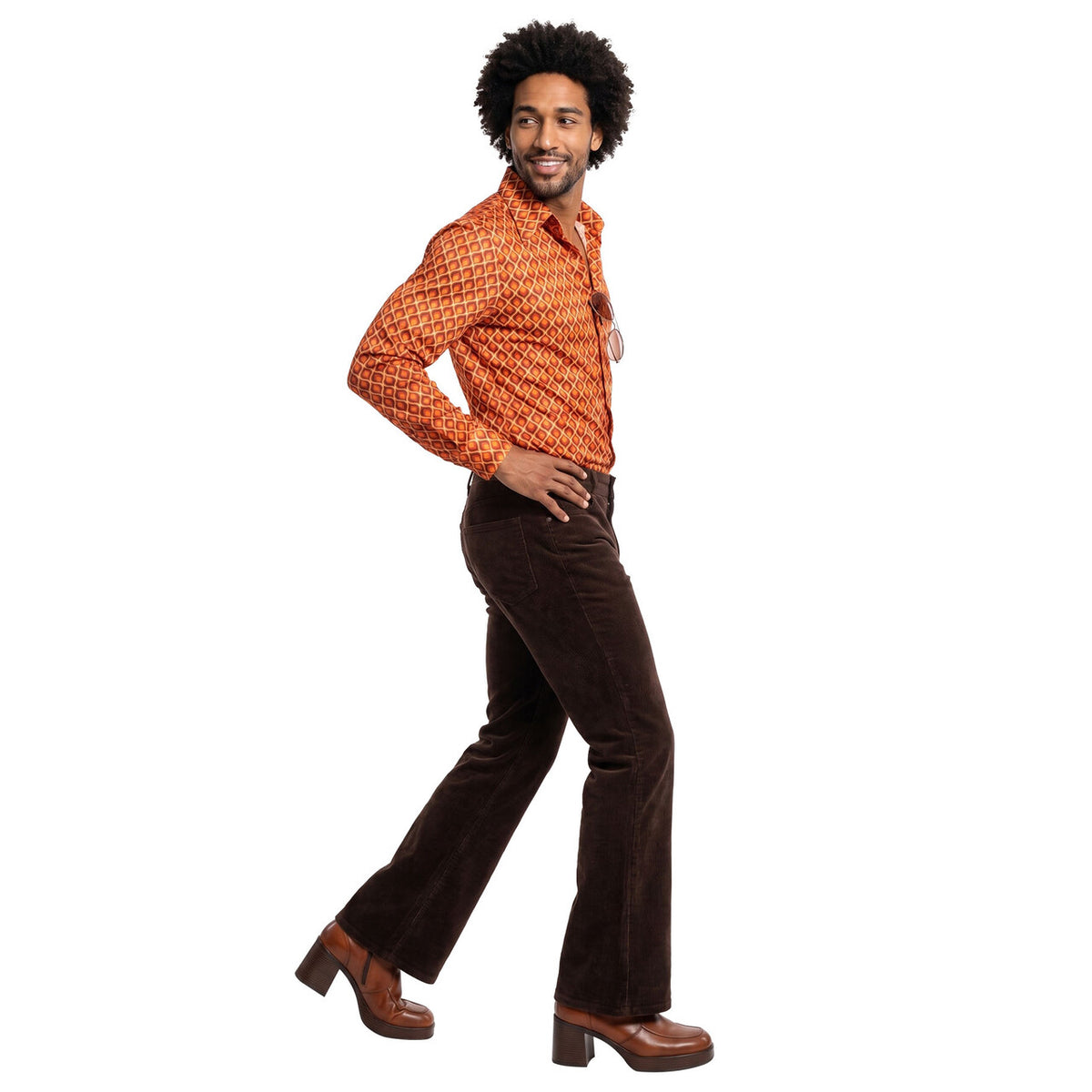 Op deze afbeelding zie je een Kostuums, van het merk Wilbers. Oranje Retro Blouse Jaren 70 Man