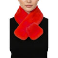 Roter Kunstfellschal