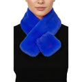 Blaue Kunstpelzschal