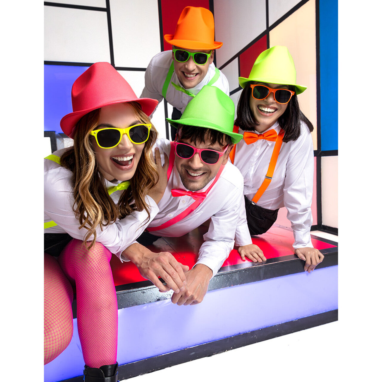 Op deze afbeelding zie je een Accessoires, van het merk Boland. Festival Party Bril Neon Roze