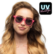 Op deze afbeelding zie je een Accessoires, van het merk Boland. Wimpers On Fleek Bril Roze