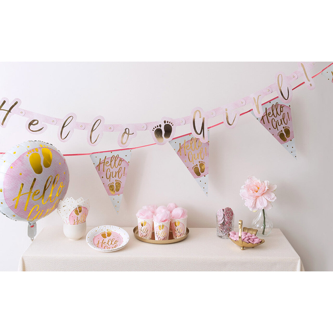 Op deze afbeelding zie je een Decoratie, van het merk Boland. Bekers Hello Girl!