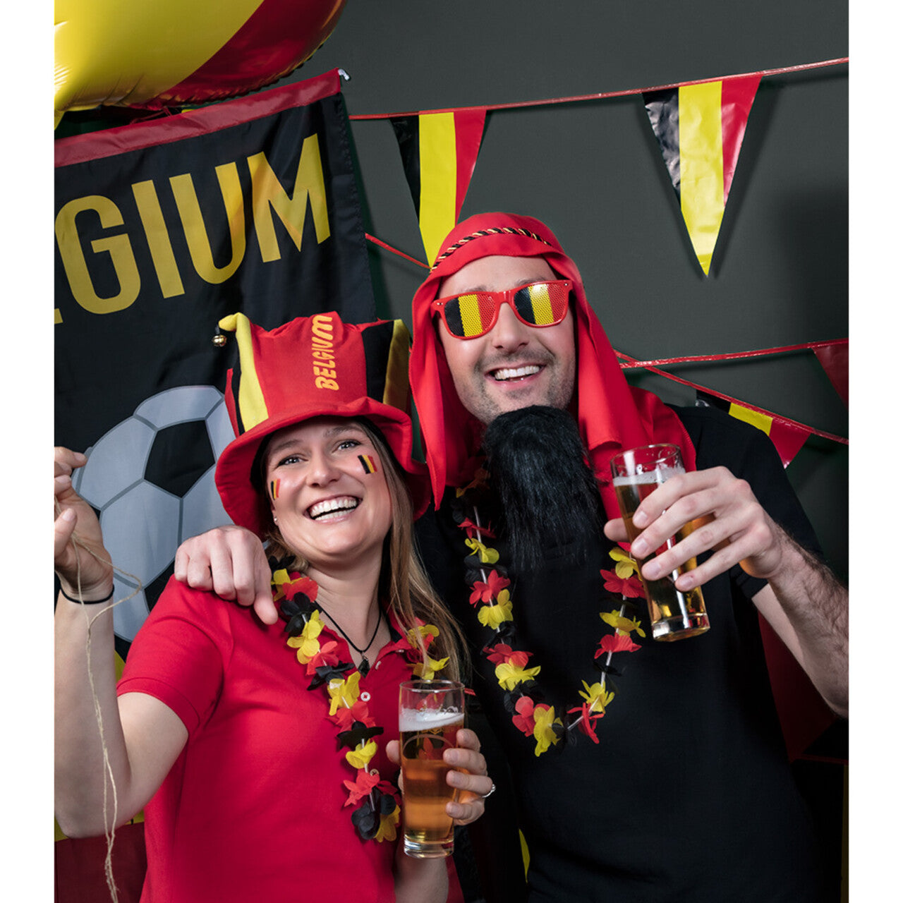 Op deze afbeelding zie je een Decoratie, van het merk Boland. Pe Vlaggenlijn België Zwart Geel Rood