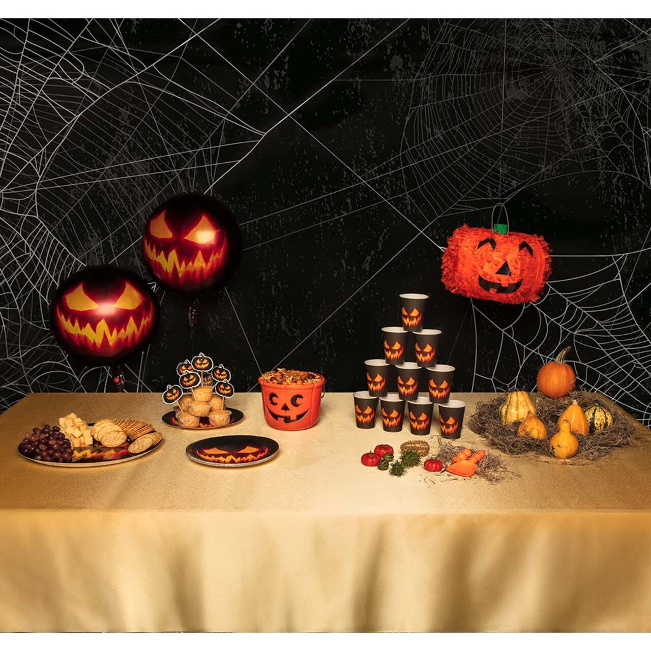 Op deze afbeelding zie je een Decoratie, van het merk Boland. Dienblad Creepy Pumpkin
