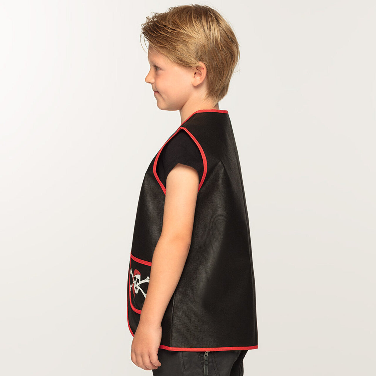 Op deze afbeelding zie je een Kostuums, van het merk Boland. Piratenvest Zwart Skull Soldier Kind Kostuum