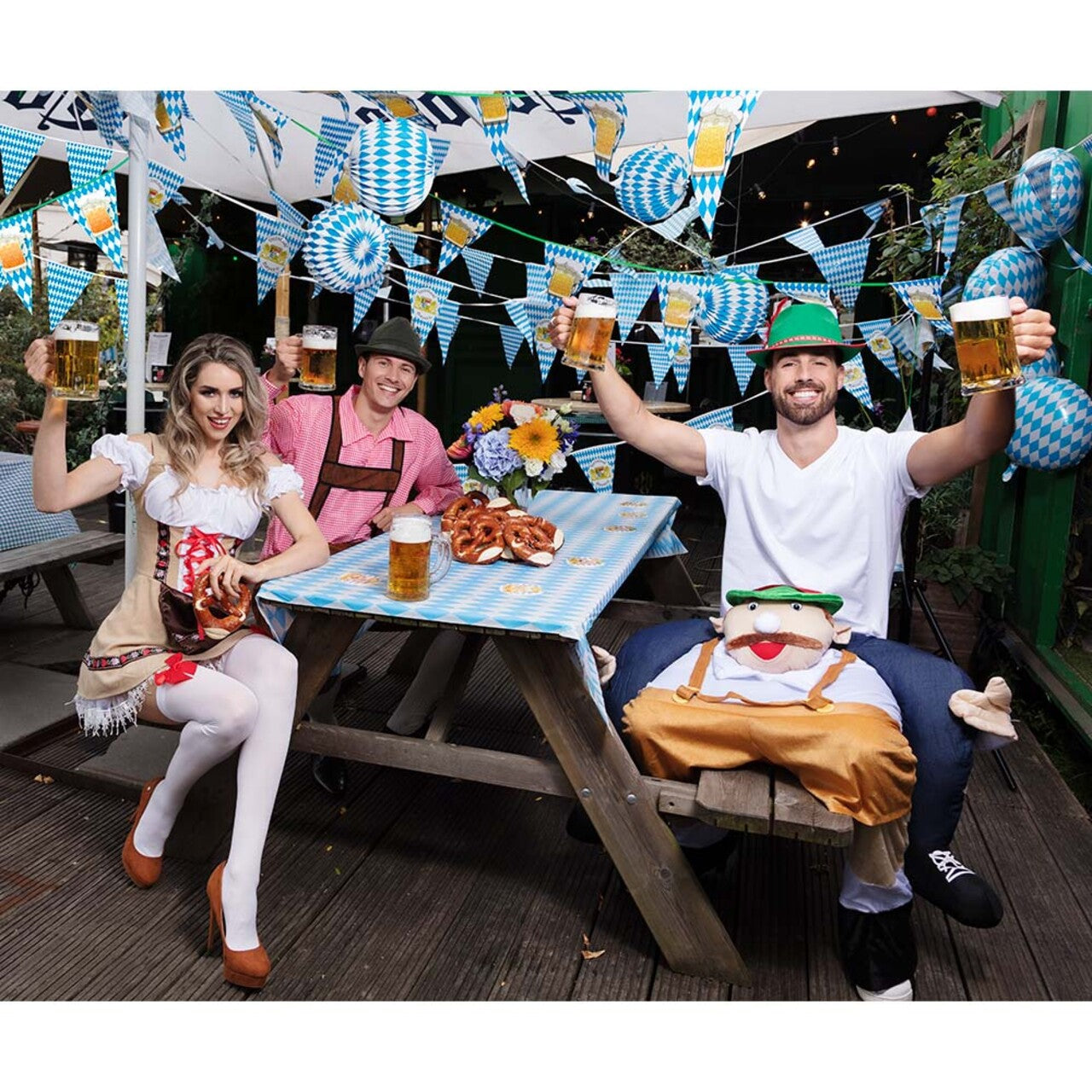 Op deze afbeelding zie je een Kostuums, van het merk Boland. Werner Bierfest Man Kostuum