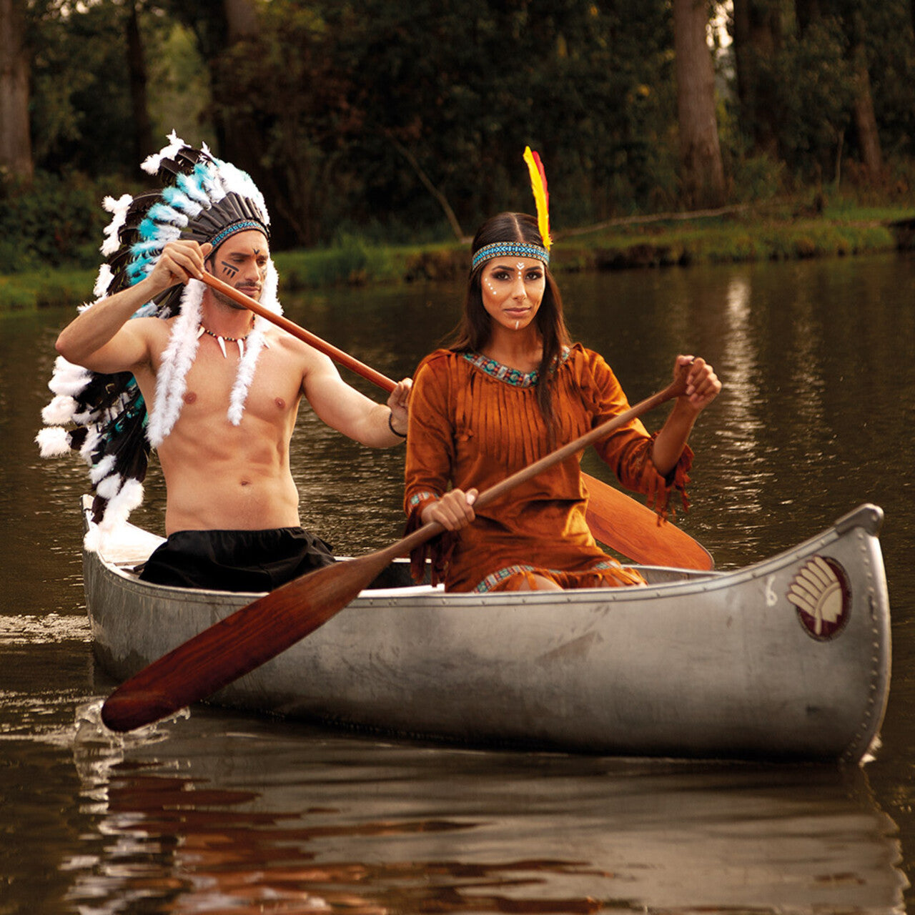 Op deze afbeelding zie je een Kostuums, van het merk Boland. Indiaan Onschuldig Hert Vrouw Kostuum