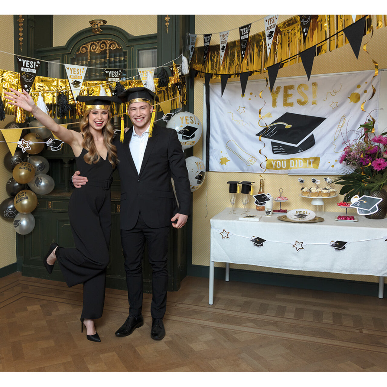 Op deze afbeelding zie je een Decoratie, van het merk Boland. Bordjes Geslaagd Yes! You Did It
