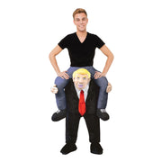 Op deze afbeelding zie je een Kostuums, van het merk Bristol. Op De Rug Van Donald Trump Man Kostuum