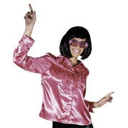 Op deze afbeelding zie je een Kostuums, van het merk Chaks. Disco Night Out Roze Glanzende Rouchen Blouse Vrouw