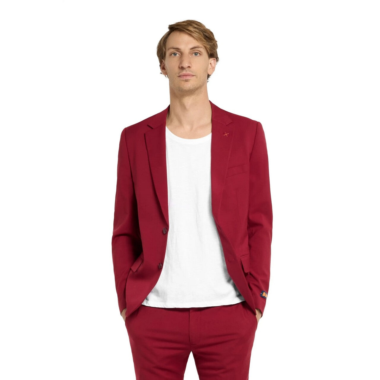 Op deze afbeelding zie je een Kostuums, van het merk Opposuits. Daily Bright Burgundy Casual Chique Man Kostuum