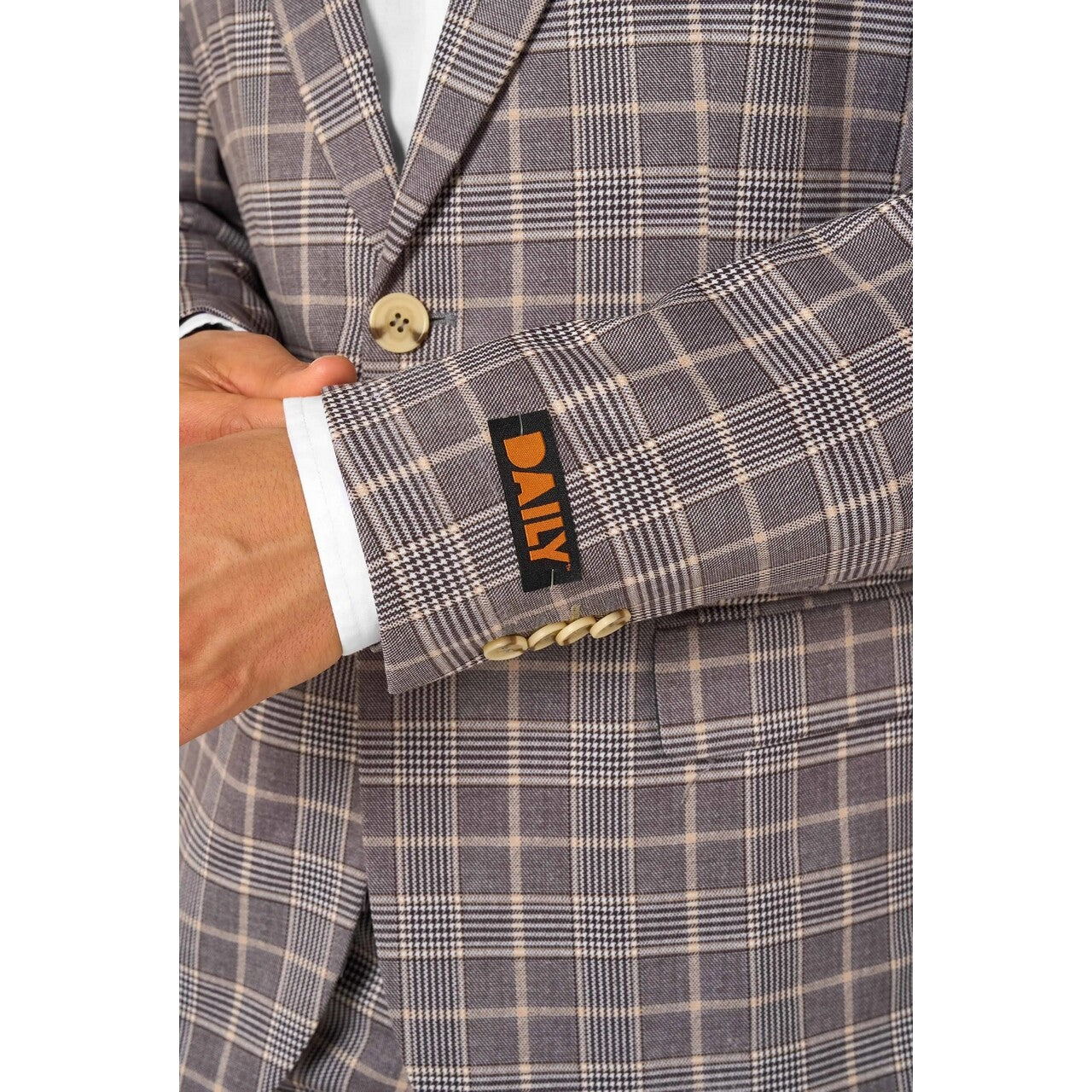 Op deze afbeelding zie je een Kostuums, van het merk Opposuits. Daily Checked Tan Man Kostuum