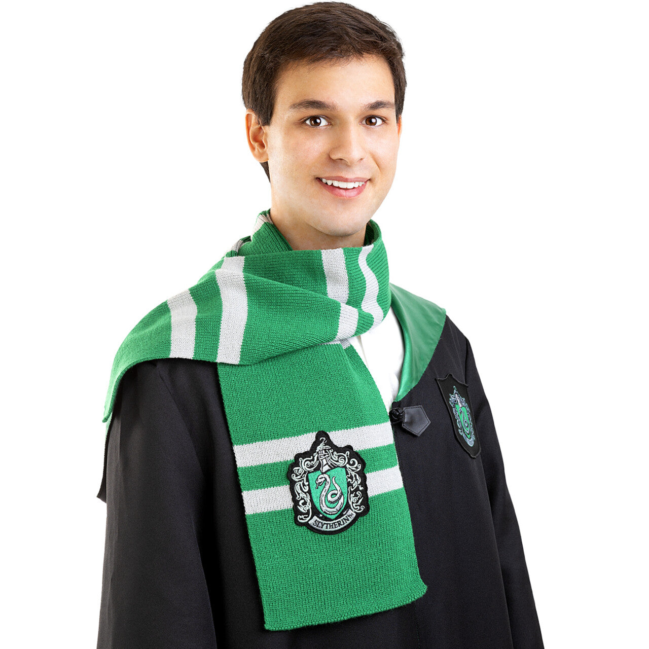 Op deze afbeelding zie je een Accessoires, van het merk Funidelia. Groene Slytherin Sjaal Harry Potter