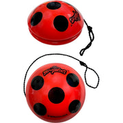 Op deze afbeelding zie je een Accessoires, van het merk Funidelia. Miraculous Ladybug Set Jojo En Oorbellen