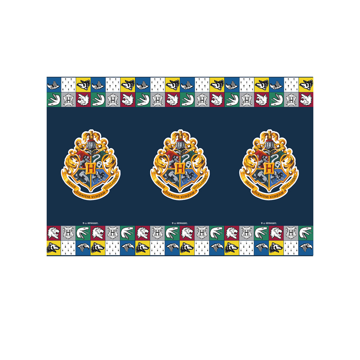 Op deze afbeelding zie je een Decoratie, van het merk Funidelia. Harry Potter Tafelkleed Hogwarts Houses