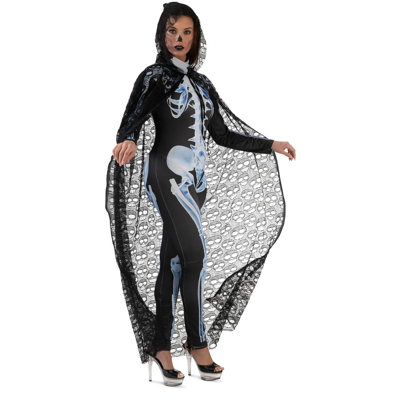 Op deze afbeelding zie je een Kostuums, van het merk Funny Fashion. Skull Cape Vrouw