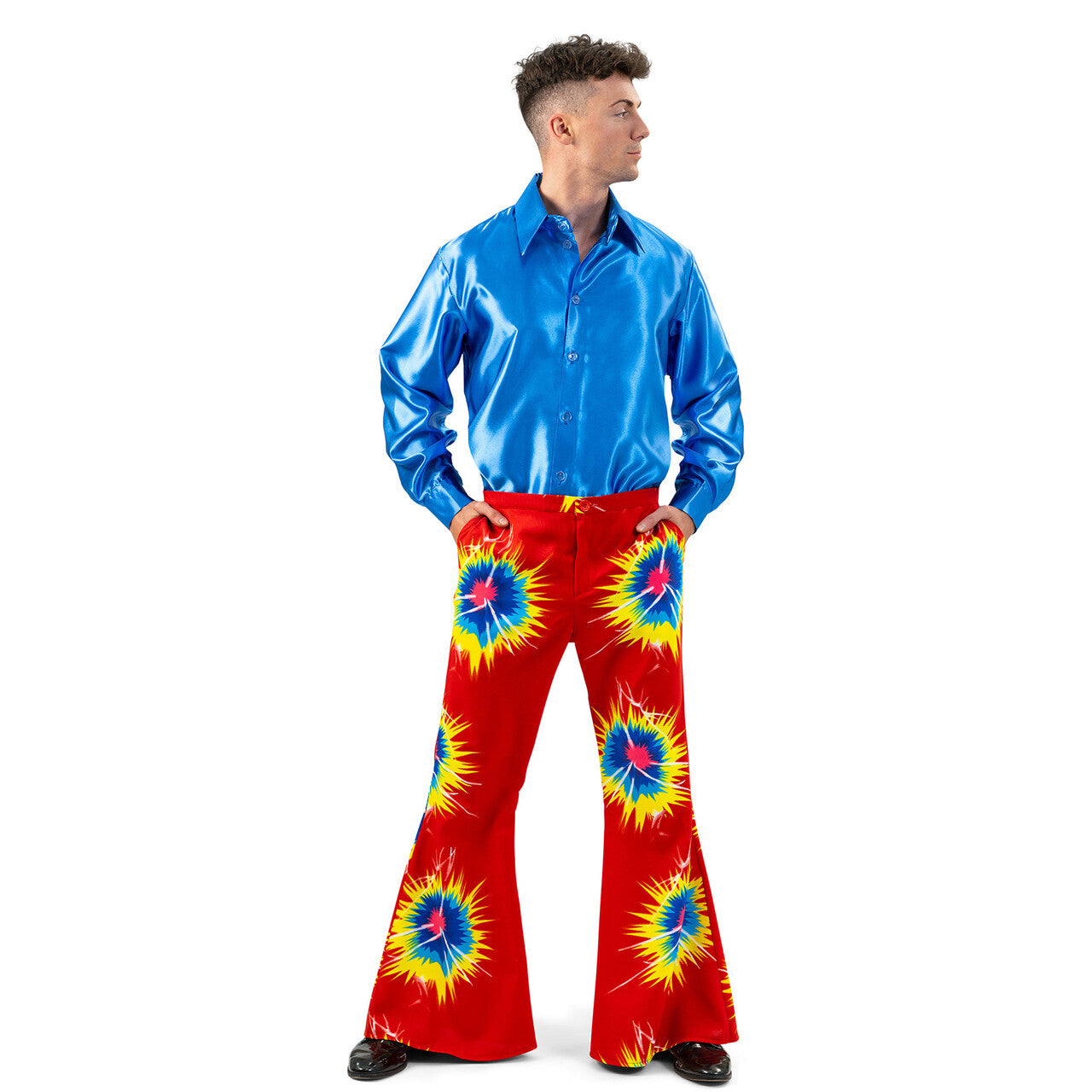 Op deze afbeelding zie je een Kostuums, van het merk Funny Fashion. Rode Wijde Hippie Broek Flash Man