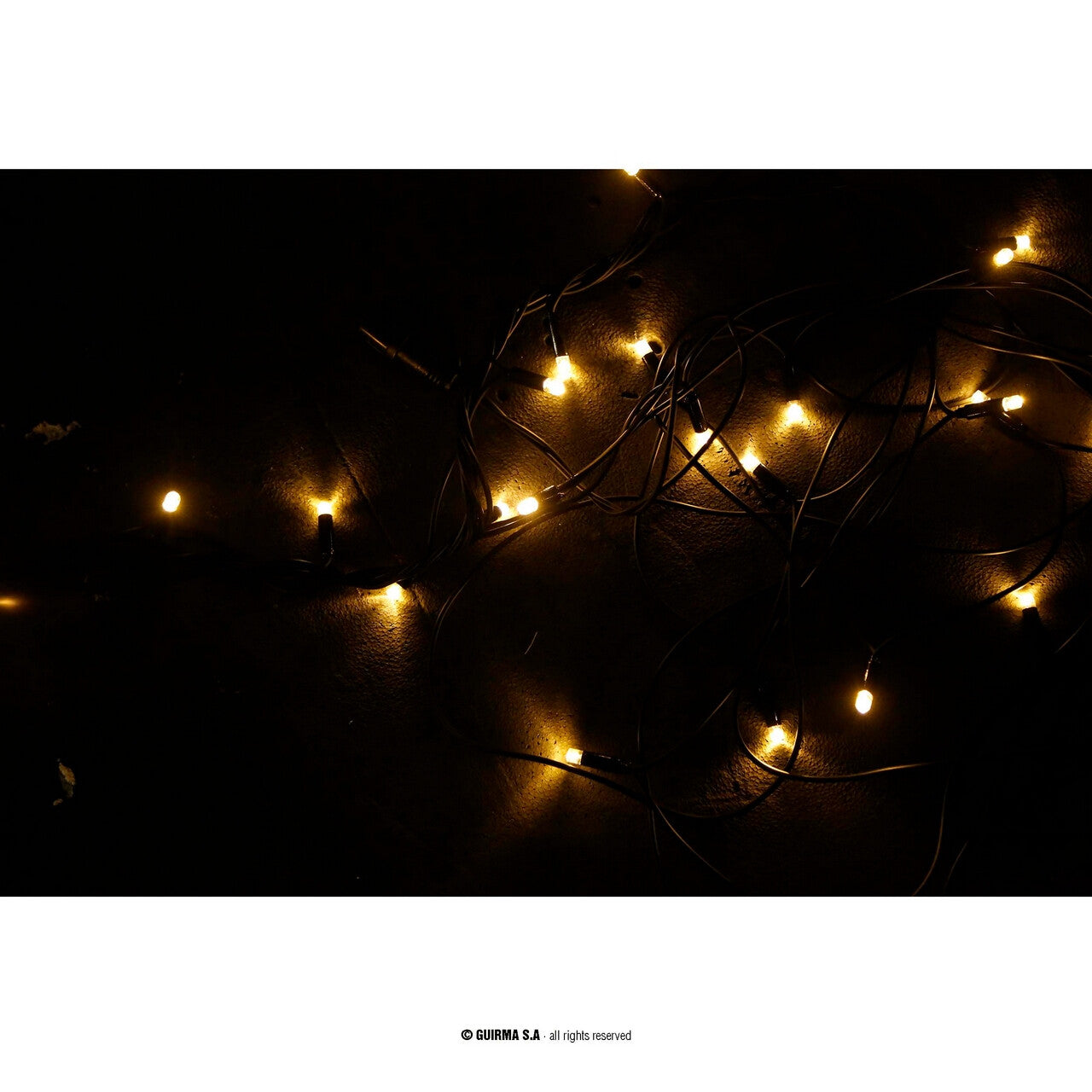Op deze afbeelding zie je een Decoratie, van het merk Guirma. Feest Verlichting 50 Led