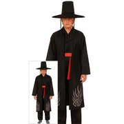 Op deze afbeelding zie je een Kostuums, van het merk Guirca. Scary Black Demon Man Kostuum