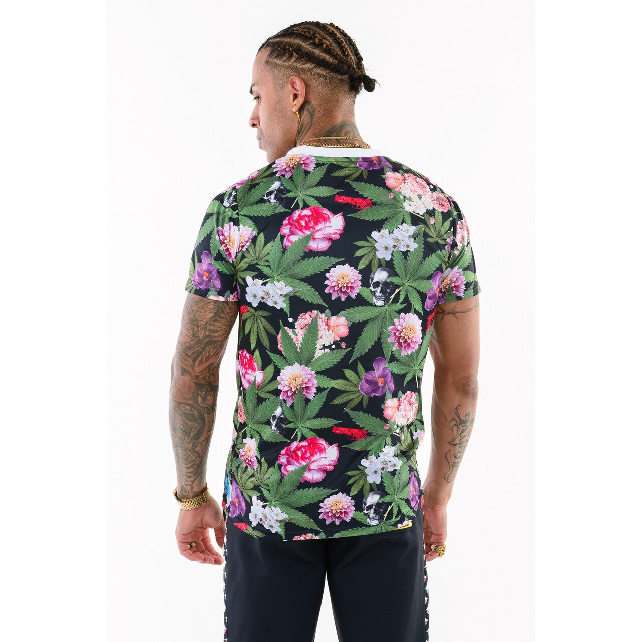 Op deze afbeelding zie je een Kostuums, van het merk Original Replicas. Pablo Discobar Shirt Marihuana Hawaii