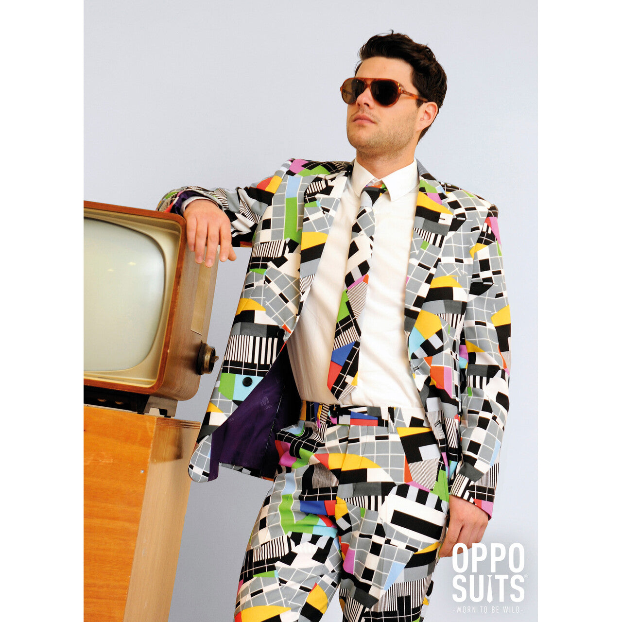 Op deze afbeelding zie je een Kostuums, van het merk Opposuits. Testival Testbeeld Opposuit Kostuum Man