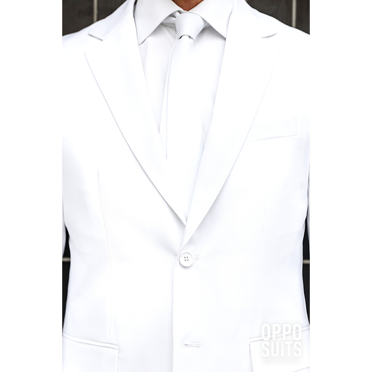 Op deze afbeelding zie je een Kostuums, van het merk Opposuits. Angel White Night Opposuit Man Kostuum