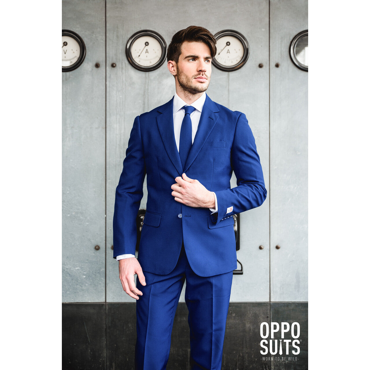 Op deze afbeelding zie je een Kostuums, van het merk Opposuits. Klassiek Navy Royale Opposuit Man Kostuum