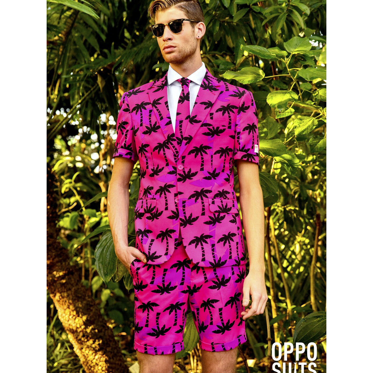Op deze afbeelding zie je een Kostuums, van het merk Opposuits. Summer Hawaii Tropical Inn Opposuit Kostuum Man