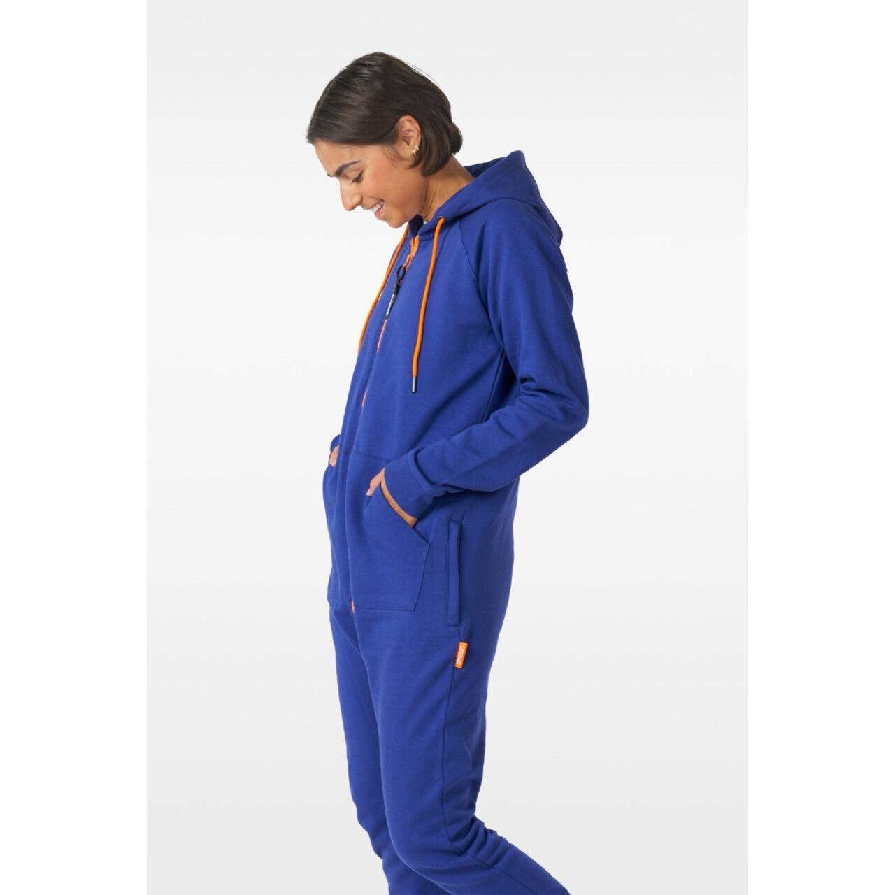 Op deze afbeelding zie je een Kostuums, van het merk Opposuits. Unisex Onesie Bankhanger Blauw Kostuum