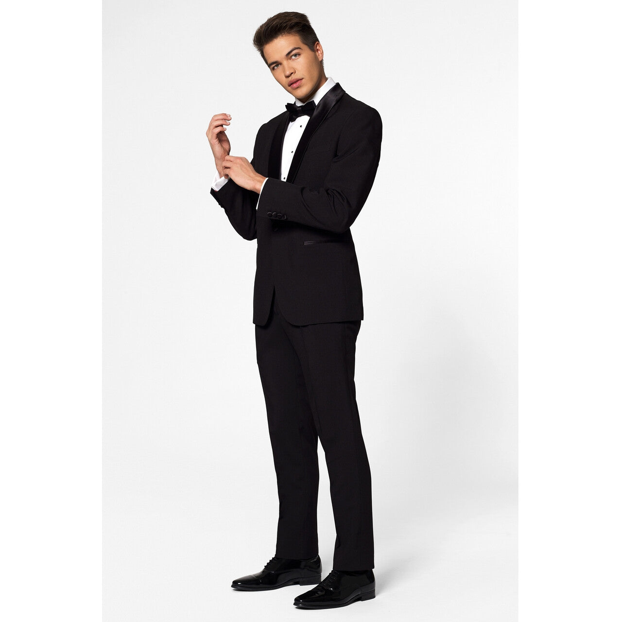 Op deze afbeelding zie je een Kostuums, van het merk Opposuits. Jet Set Black Cocktail Party Man Kostuum