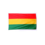 Op deze afbeelding zie je een Decoratie, van het merk PartyXplosion. Vlag Luxe Rood Geel Groen 90x150 Centimeter