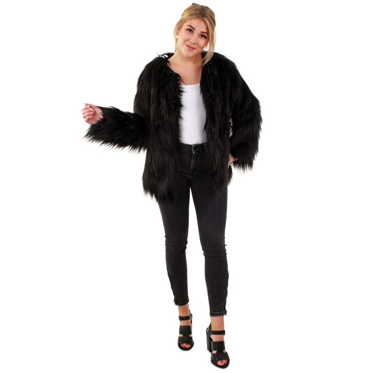 Op deze afbeelding zie je een Kostuums, van het merk PartyXplosion. Bontjas Lang Haar Prehistorie Vrouw