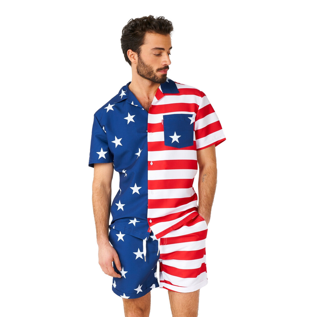 Op deze afbeelding zie je een Kostuums, van het merk Opposuits. Mr America Stars And Stripes Man Kostuum