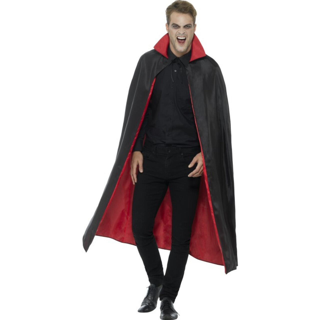 Op deze afbeelding zie je een Accessoires, van het merk Smiffy's. Omkeerbare Dracula Mantel