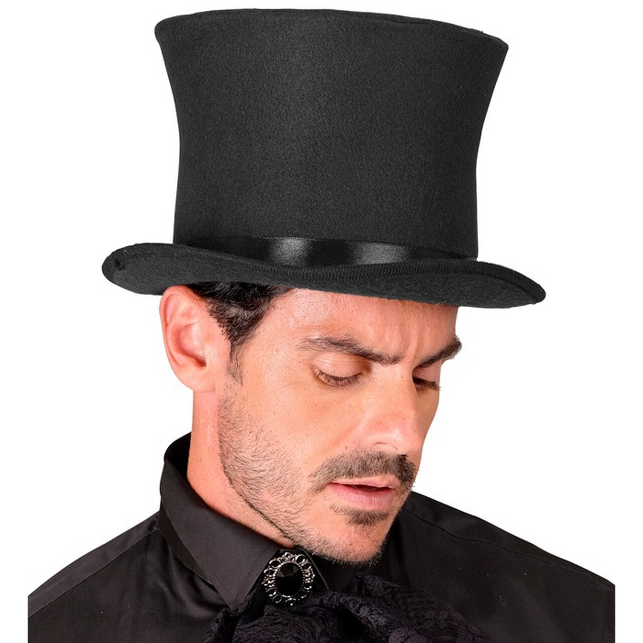 Op deze afbeelding zie je een Accessoires, van het merk Widmann. Hoge Deftige Hoed Zwart