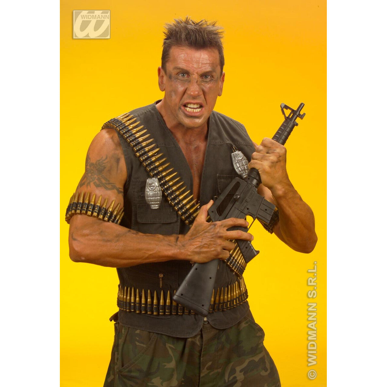 Op deze afbeelding zie je een Accessoires, van het merk Widmann. Realistische Kogelriem