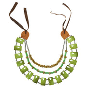 Op deze afbeelding zie je een Accessoires, van het merk Widmann. Tribal Ketting Met Groene Stenen
