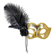 Op deze afbeelding zie je een Accessoires, van het merk Widmann. Signorina Oogmasker Venetie Goud Met Veren