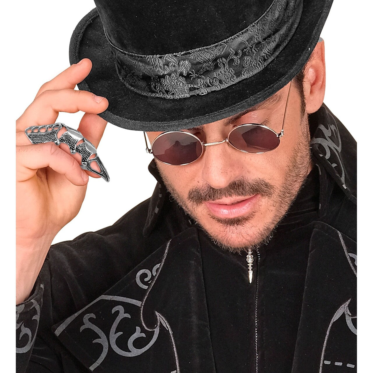 Op deze afbeelding zie je een Accessoires, van het merk Widmann. Vinger Ring Bad Karma